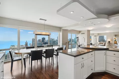 100 E Huron St #4202, Chicago, IL 60611 photo 12