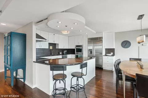100 E Huron St #4202, Chicago, IL 60611 photo 11