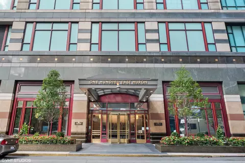100 E Huron St #4202, Chicago, IL 60611