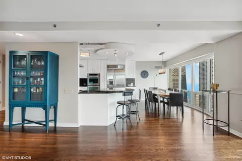 100 E Huron St #4202, Chicago, IL 60611 photo 10
