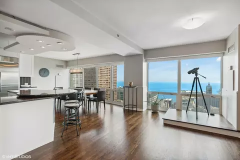 100 E Huron St #4202, Chicago, IL 60611 photo 13