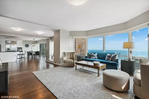 100 E Huron St #4202, Chicago, IL 60611 photo 8