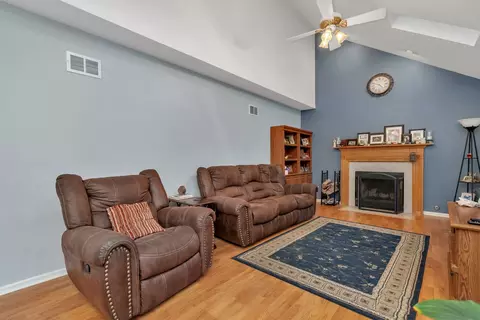 5213 Sunmeadow Dr, Plainfield, IL 60586 photo 12