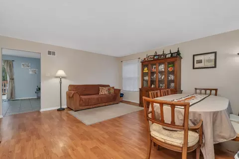 5213 Sunmeadow Dr, Plainfield, IL 60586 photo 3