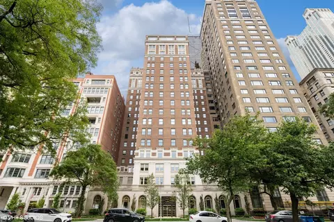 189 E Lake Shore Dr #1W, Chicago, IL 60611