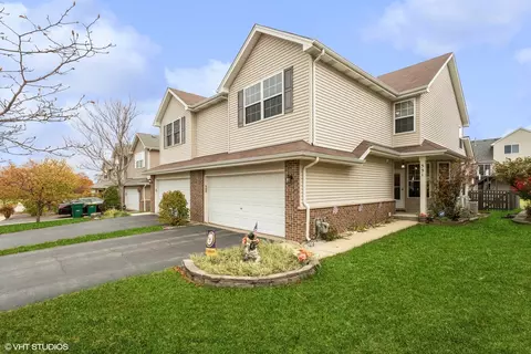 551 Frieh Dr, Romeoville, IL 60446