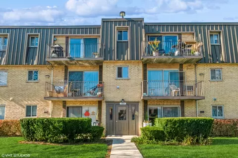 584 Fairway View Dr #3J, Wheeling, IL 60090