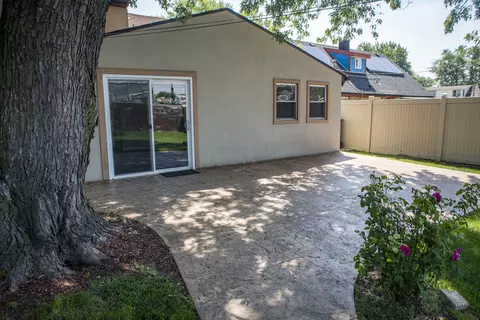 9048 Martin Ln, Bridgeview, IL 60455 photo 27