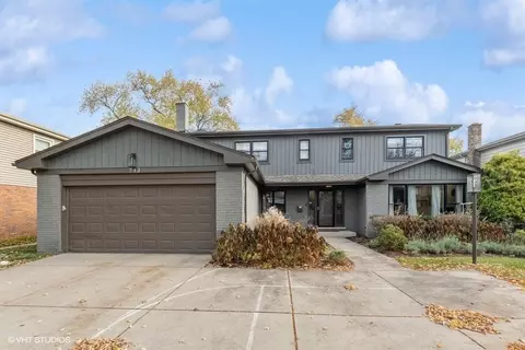 713 Sumac Rd, Highland Park, IL 60035