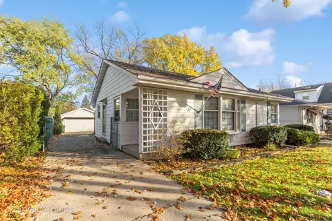 17 N Wille St, Mount Prospect, IL 60056