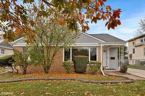 220 S Main St, Mount Prospect, IL 60056
