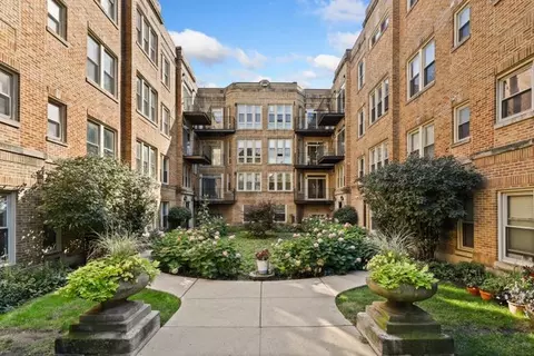 1635 W Pratt Blvd #3N, Chicago, IL 60626
