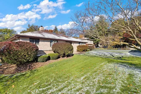 18345 Maple St, Lansing, IL 60438 photo 5