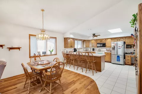 18345 Maple St, Lansing, IL 60438 photo 7