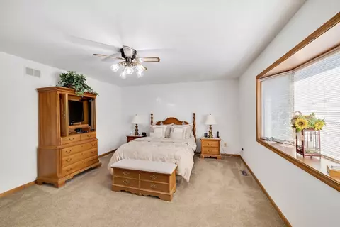 18345 Maple St, Lansing, IL 60438 photo 14