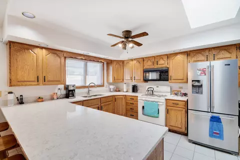 18345 Maple St, Lansing, IL 60438 photo 9