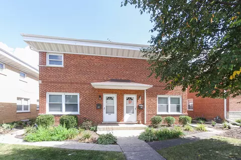 439 S Elmhurst Rd, Mount Prospect, IL 60056