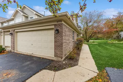 6773 E Monticello Ct #16-B2, Gurnee, IL 60031