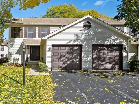 511 Villa Circle Dr #30, Palatine, IL 60067