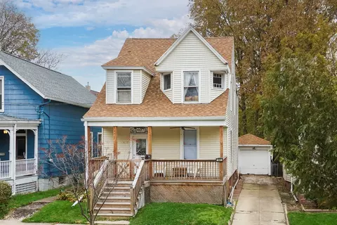 607 N Lee St, Bloomington, IL 61701