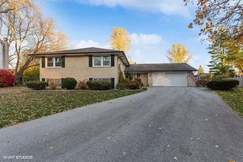 23 Oak Trail Ct, Palos Heights, IL 60463