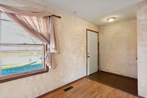 1407 Devonshire Dr, Champaign, IL 61821 photo 5