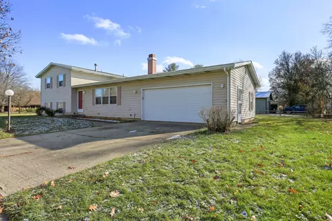 1407 Devonshire Dr, Champaign, IL 61821 photo 3