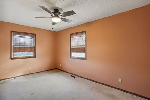 1407 Devonshire Dr, Champaign, IL 61821 photo 15