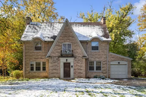 1045 Illinois Rd, Wilmette, IL 60091