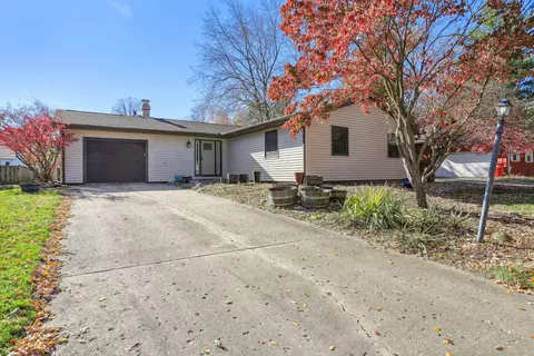 2311 Barberry Dr, Champaign, IL 61821