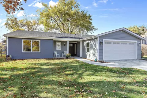 1044 Greenridge Rd, Buffalo Grove, IL 60089