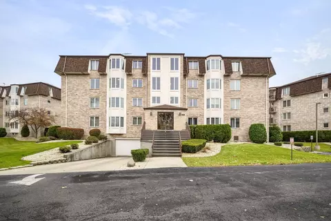 3660 186th St #301, Lansing, IL 60438