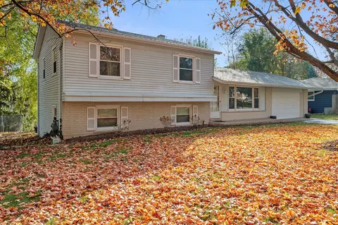 2 N345 Diane Ave, Glen Ellyn, IL 60137