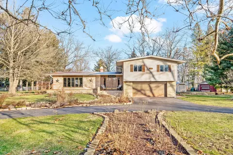 333 E Arnold St, Sandwich, IL 60548