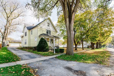 535 Catalpa St, Beecher, IL 60401