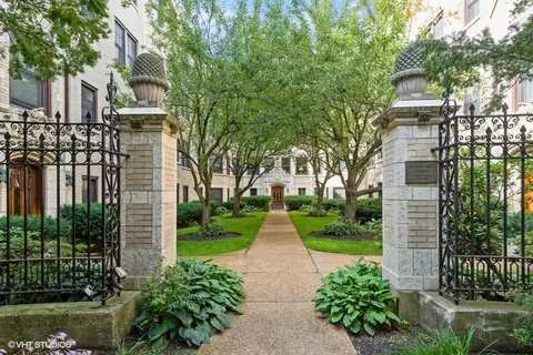 822 Judson Ave #1, Evanston, IL 60202