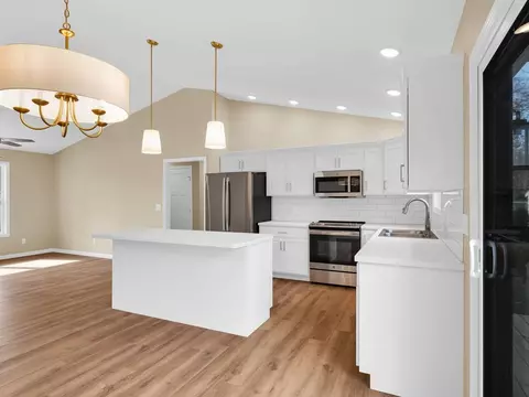 118 E Bond St, Monticello, IL 61856 photo 10