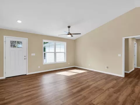 118 E Bond St, Monticello, IL 61856 photo 7