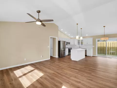 118 E Bond St, Monticello, IL 61856 photo 5