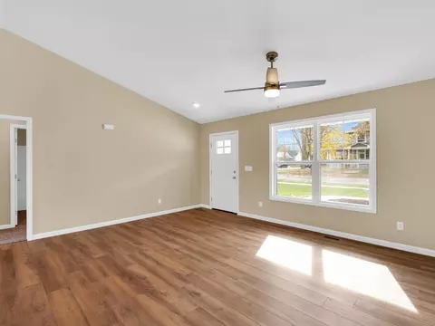 118 E Bond St, Monticello, IL 61856 photo 6