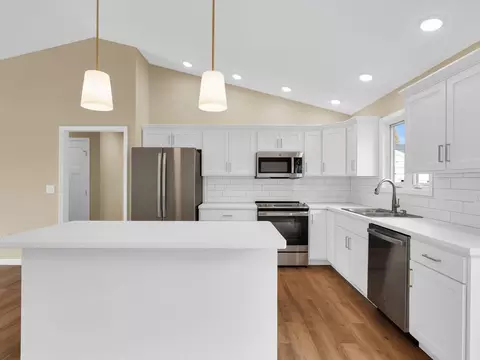 118 E Bond St, Monticello, IL 61856 photo 11