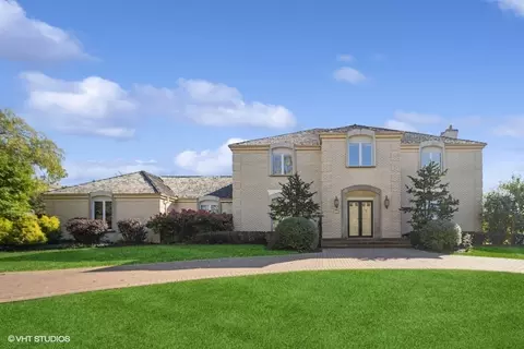603 Mallard Ln, Oak Brook, IL 60523
