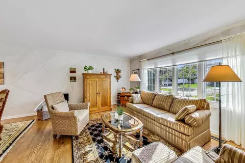 404 Beech Dr, Glenview, IL 60025 photo 5