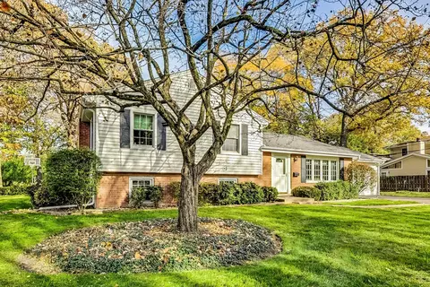 404 Beech Dr, Glenview, IL 60025 photo 2