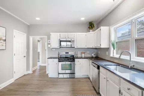 2720 E 96th St, Chicago, IL 60617 photo 4