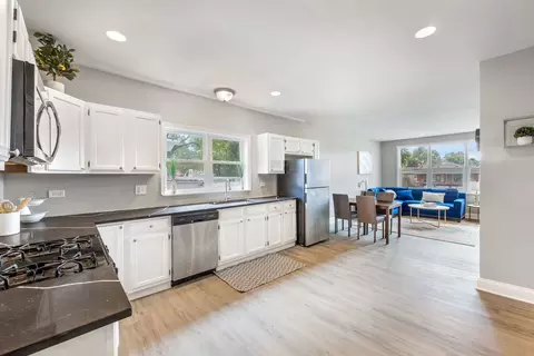 2720 E 96th St, Chicago, IL 60617 photo 7