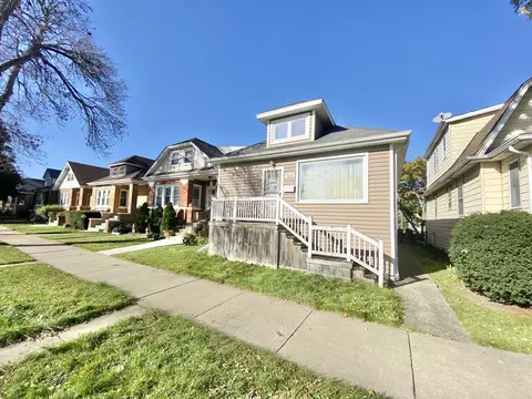 5636 W Cornelia Ave, Chicago, IL 60634