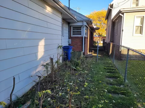 1453 Perry St, Des Plaines, IL 60016 photo 4