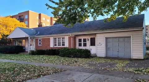 1453 Perry St, Des Plaines, IL 60016 photo 2