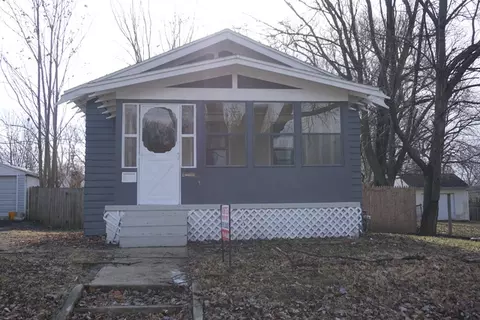 911 W Tremont St, Champaign, IL 61821
